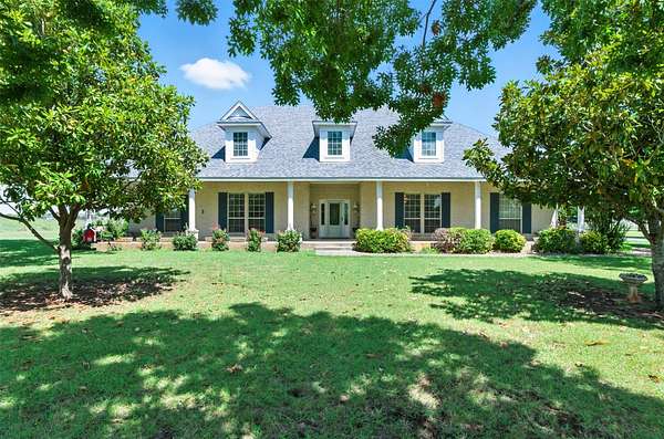 4.76 Acres of Land with Home for Sale in Fort Worth, Texas