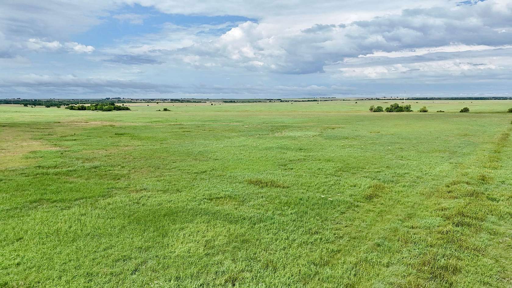 19.6 Acres of Land for Sale in Muenster, Texas