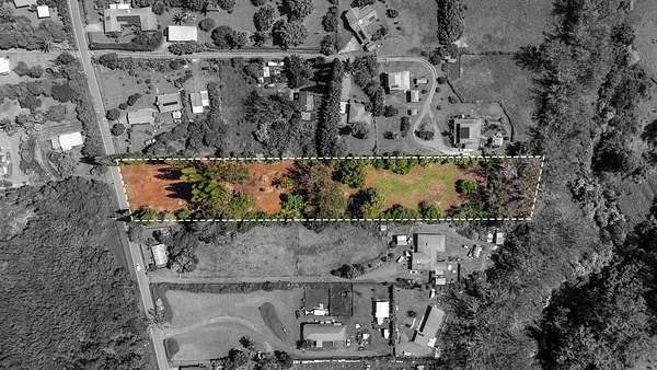 2.5 Acres of Residential Land for Sale in Haʻikū, Hawaii