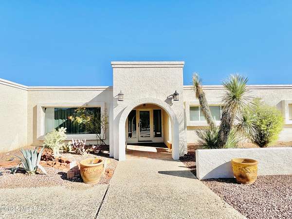 3.56 Acres of Land with Home for Lease in Tucson, Arizona