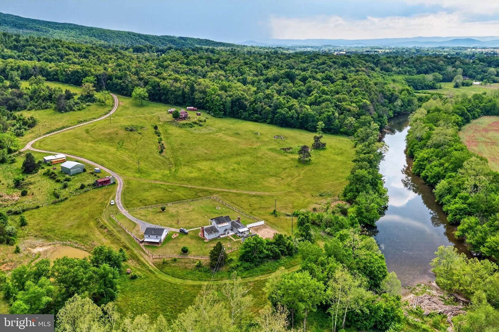 39 Acres of Land with Home for Sale in Edinburg, Virginia