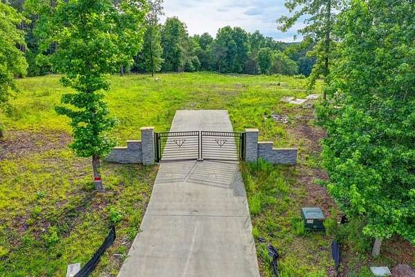 13.9 Acres of Land for Sale in Loganville, Georgia