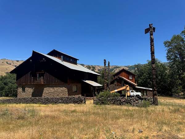415 Acres of Land with Home for Sale in Covelo, California