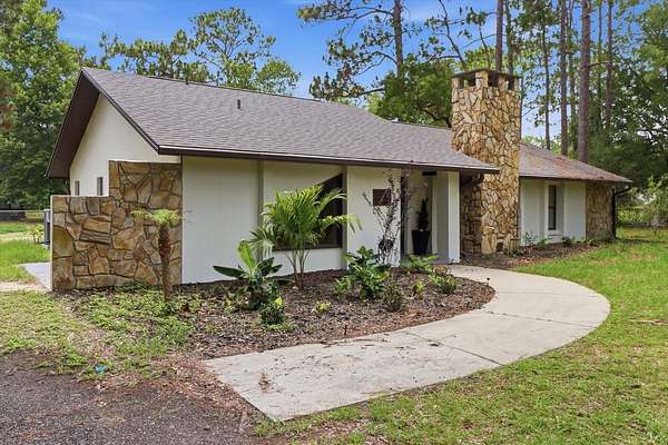 5 Acres of Land with Home for Sale in Homosassa, Florida