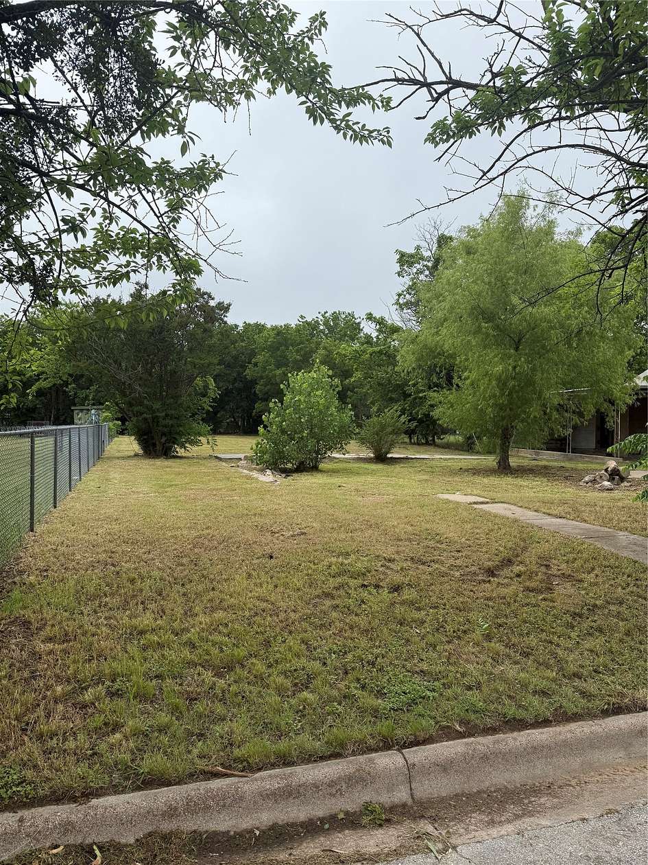 0.8 Acres of Residential Land for Sale in Bowie, Texas