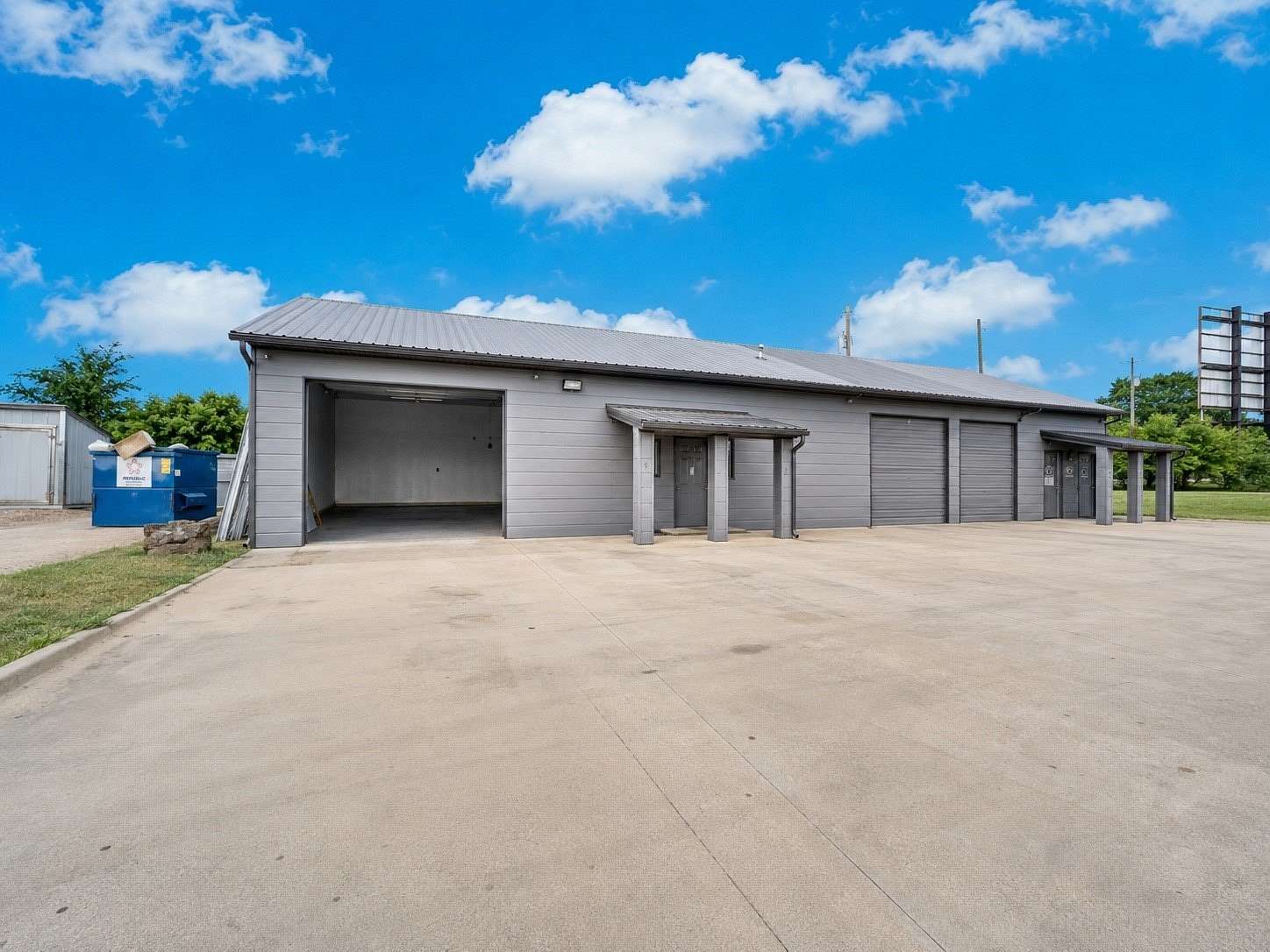 2.26 Acres of Improved Commercial Land for Lease in Waxahachie, Texas
