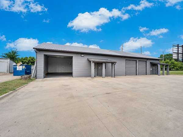 2.26 Acres of Improved Commercial Land for Lease in Waxahachie, Texas