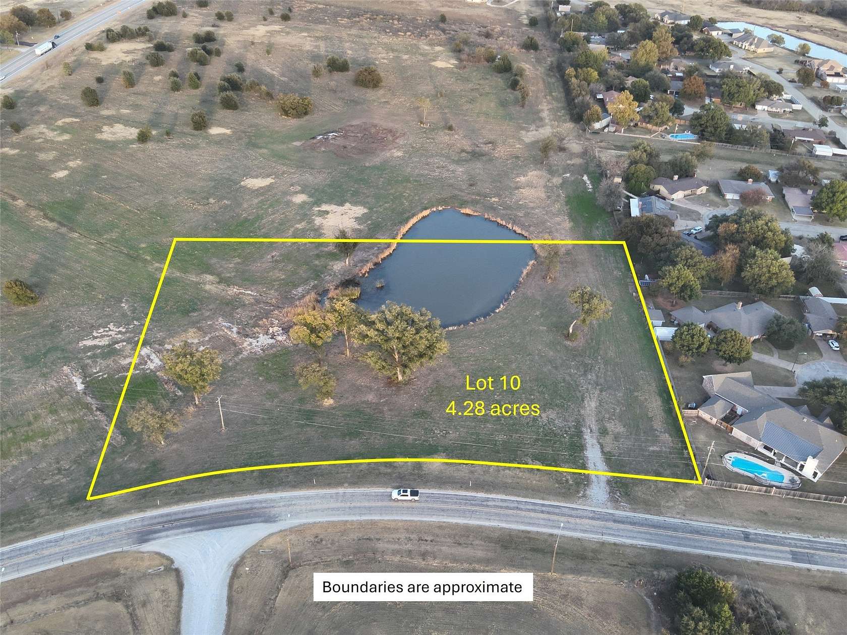 4.28 Acres of Residential Land for Sale in Henrietta, Texas