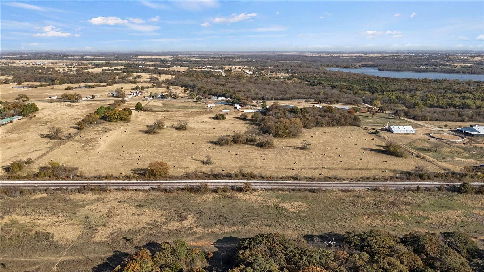 41 Acres of Agricultural & Residential Land for Sale in Collinsville, Texas