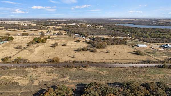 41 Acres of Agricultural & Residential Land for Sale in Collinsville, Texas