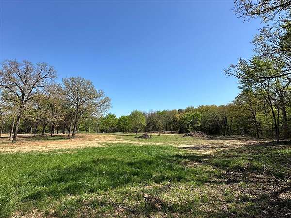 1.25 Acres of Residential Land for Sale in Gainesville, Texas