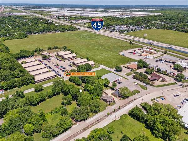 0.57 Acres of Mixed-Use Land for Sale in Wilmer, Texas