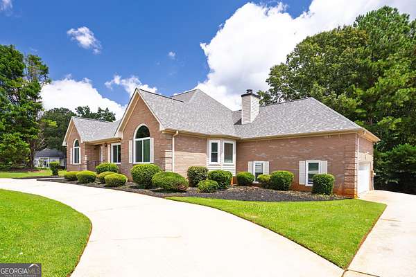 34 Acres of Land with Home for Sale in Douglasville, Georgia