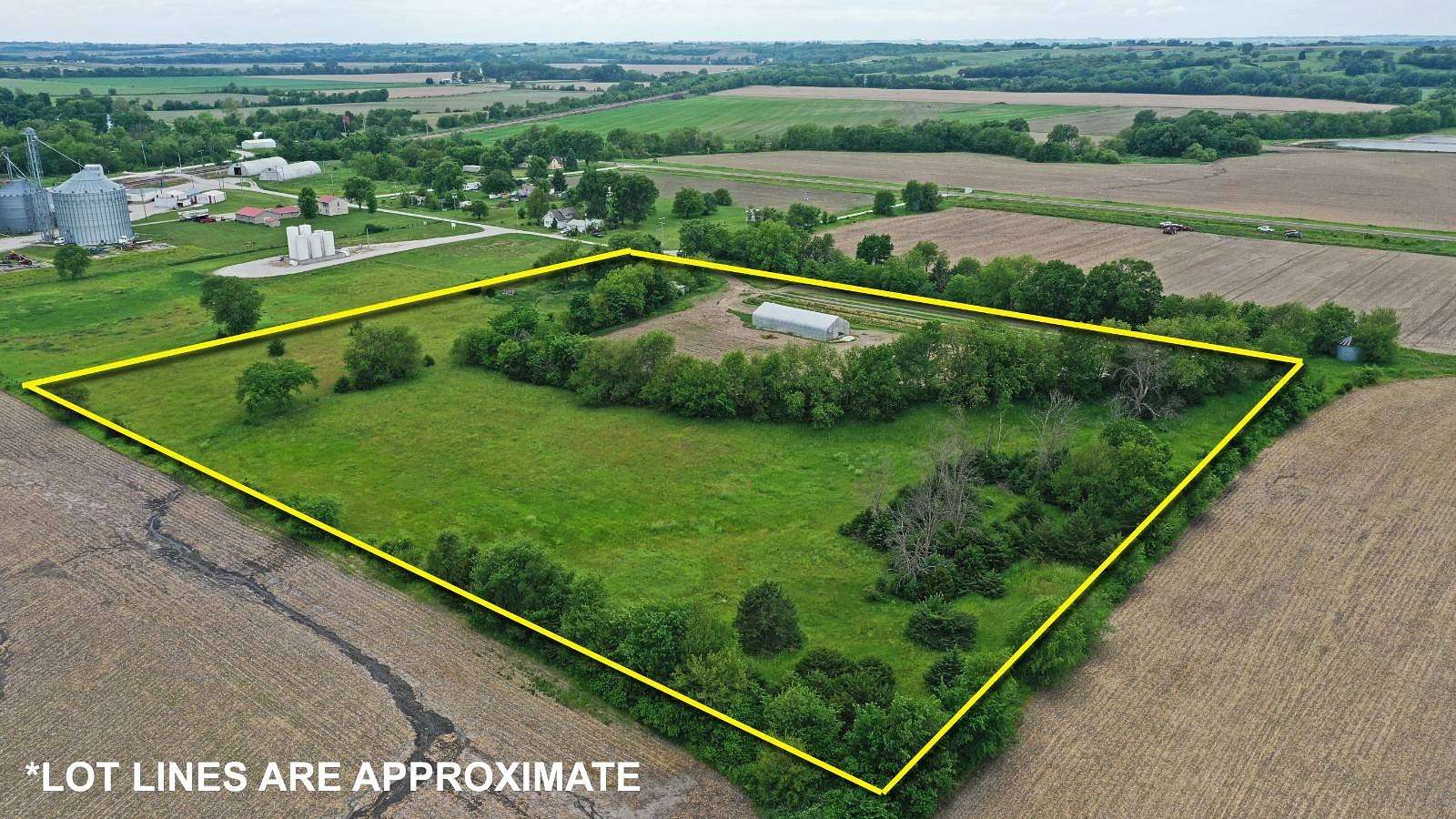 10 Acres of Land with Home for Sale in Nodaway, Iowa