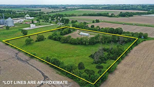 10 Acres of Land with Home for Sale in Nodaway, Iowa