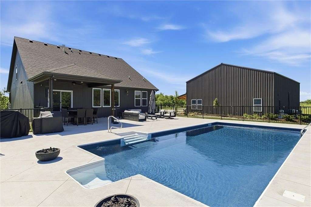 6 Acres of Land with Home for Sale in Tonganoxie, Kansas