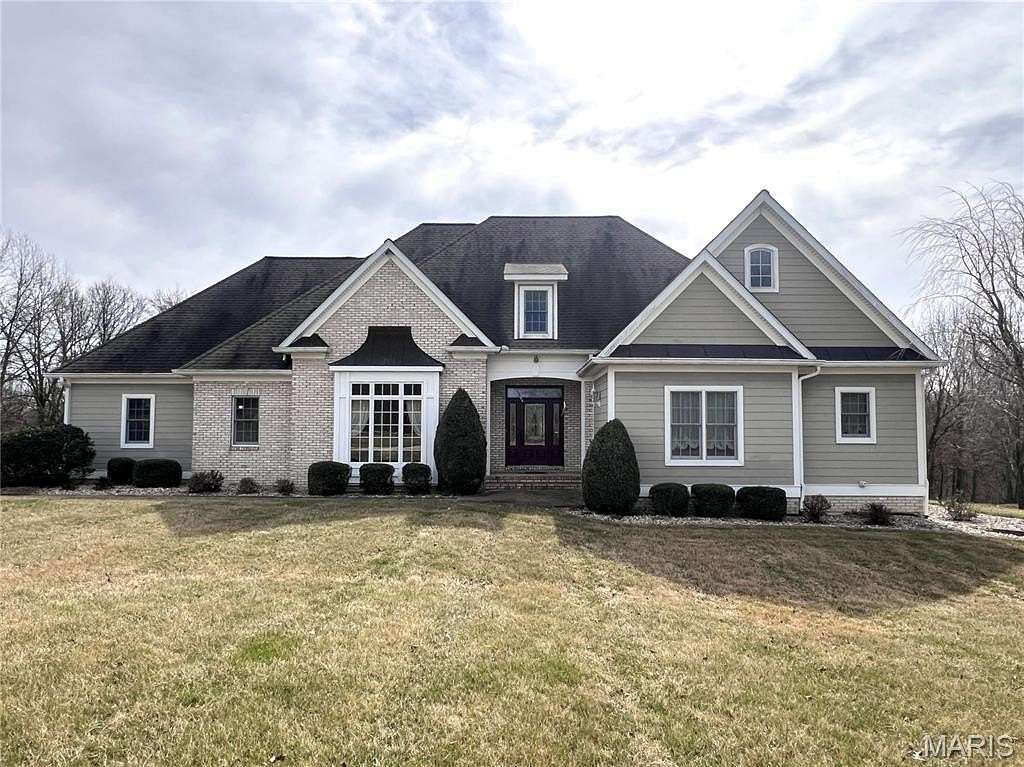 5.26 Acres of Land with Home for Sale in Jerseyville, Illinois