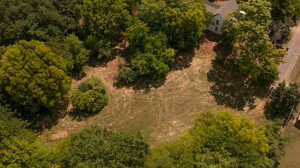 7 Acres of Residential Land for Sale in Dickson, Tennessee