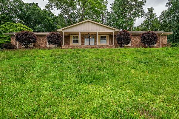 2.87 Acres of Land with Home for Lease in Chattanooga, Tennessee