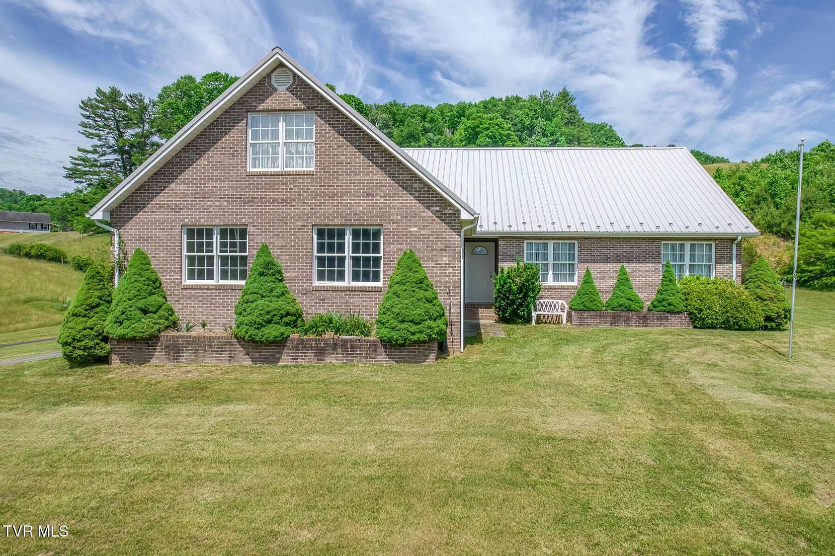 16.5 Acres of Land with Home for Sale in Laurel Bloomery, Tennessee