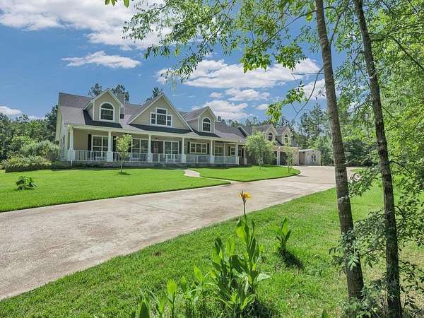 9 Acres of Land with Home for Sale in Lufkin, Texas