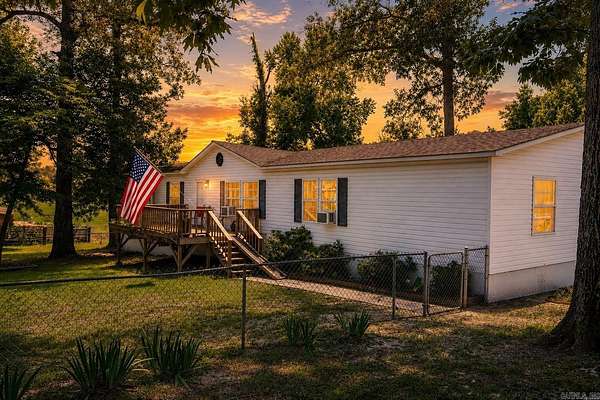 2.5 Acres of Land with Home for Sale in Little Rock, Arkansas