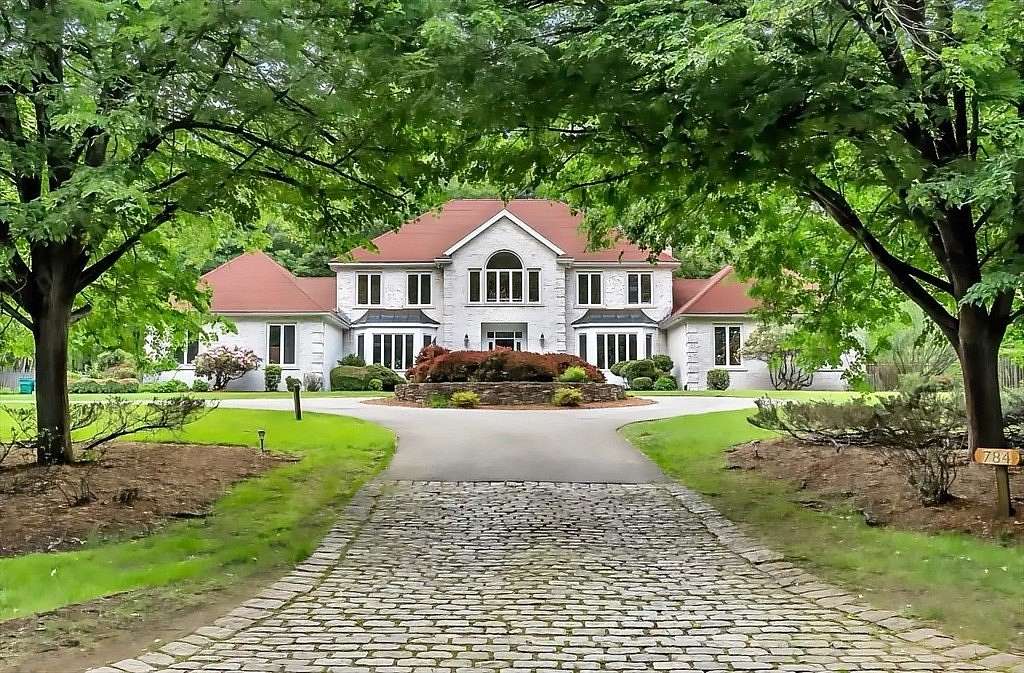 2 Acres of Land with Home for Sale in Concord, Massachusetts