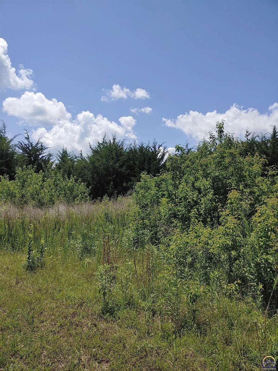 40.9 Acres of Recreational Land for Sale in Oskaloosa, Kansas