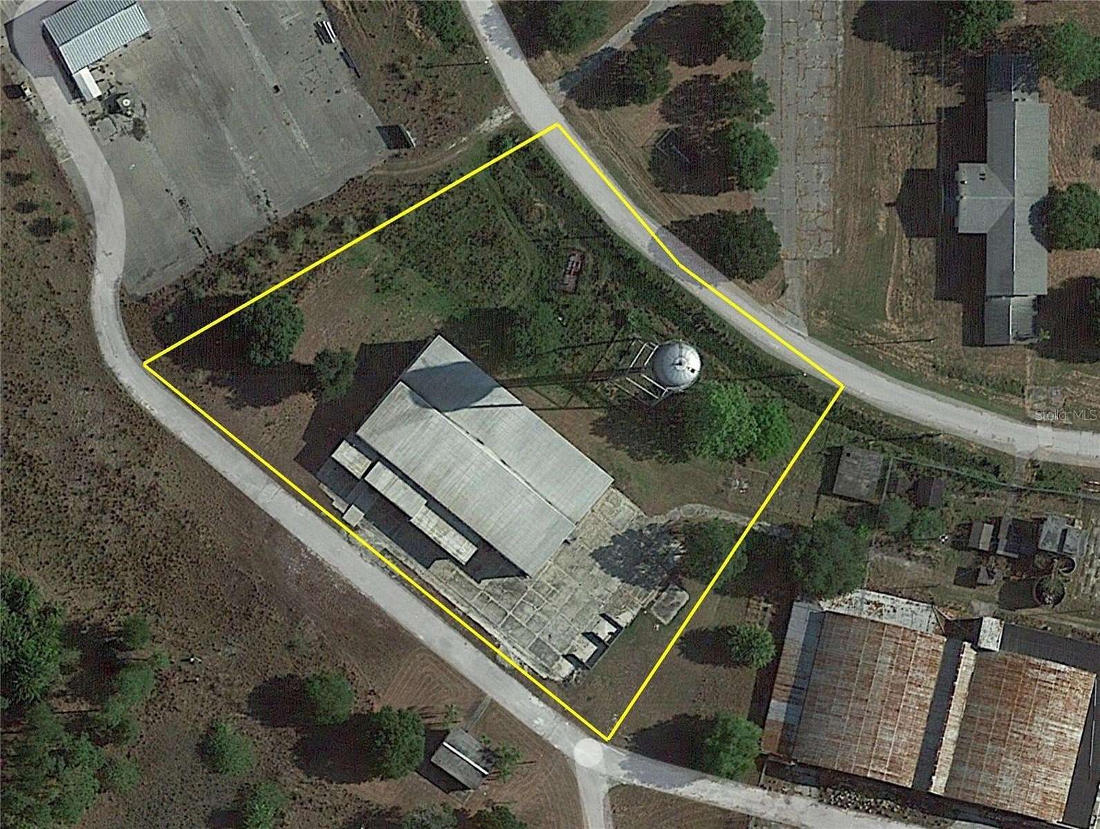 2 Acres of Improved Residential Land for Sale in Arcadia, Florida