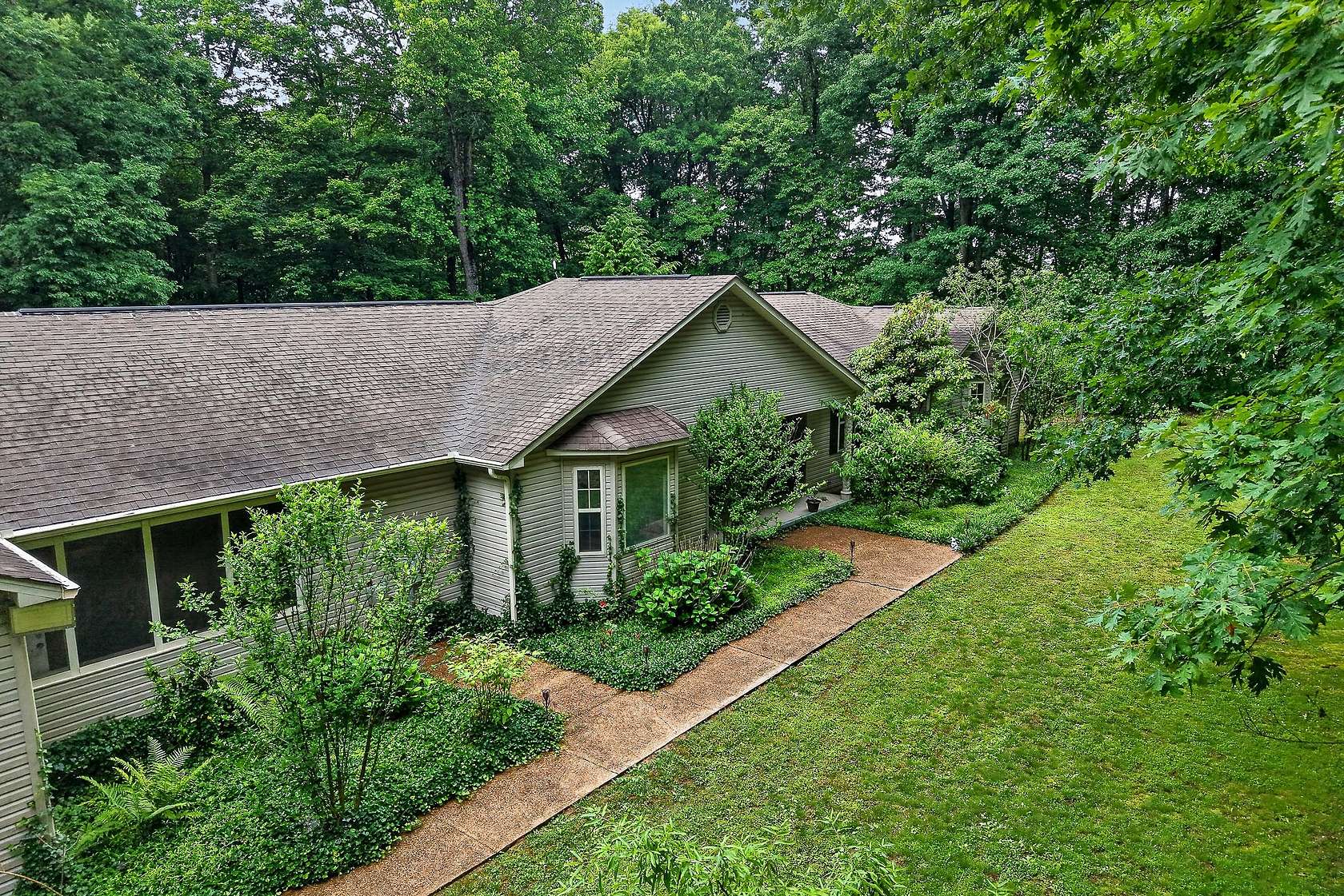 12 Acres of Land with Home for Sale in Sparta, Tennessee