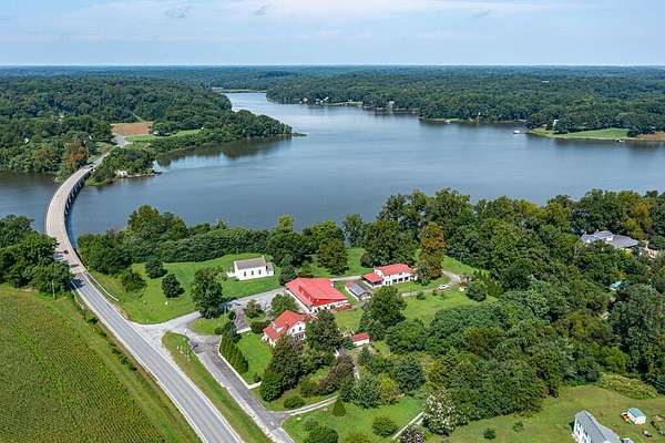 5.11 Acres of Improved Mixed-Use Land for Sale in Montross, Virginia