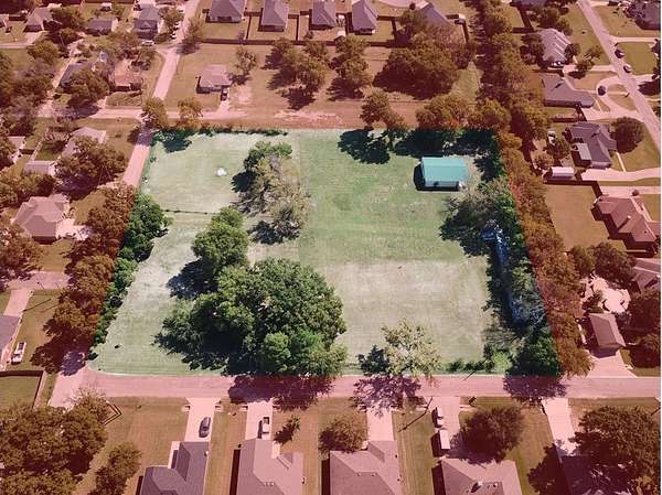 3 Acres of Residential Land for Sale in Tioga, Texas