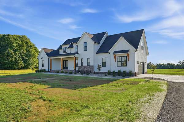 5.2 Acres of Land with Home for Sale in Springfield, Tennessee