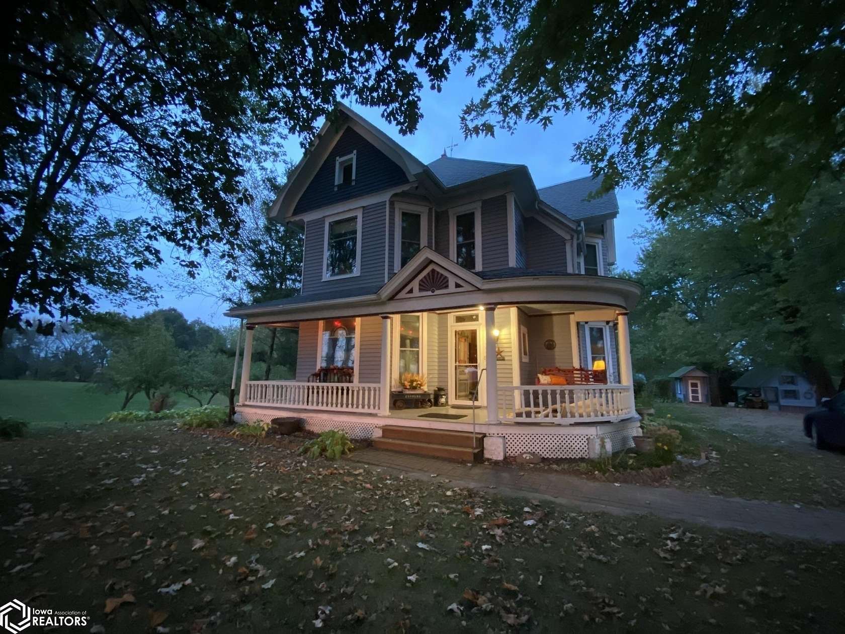 3.27 Acres of Land with Home for Sale in Keosauqua, Iowa