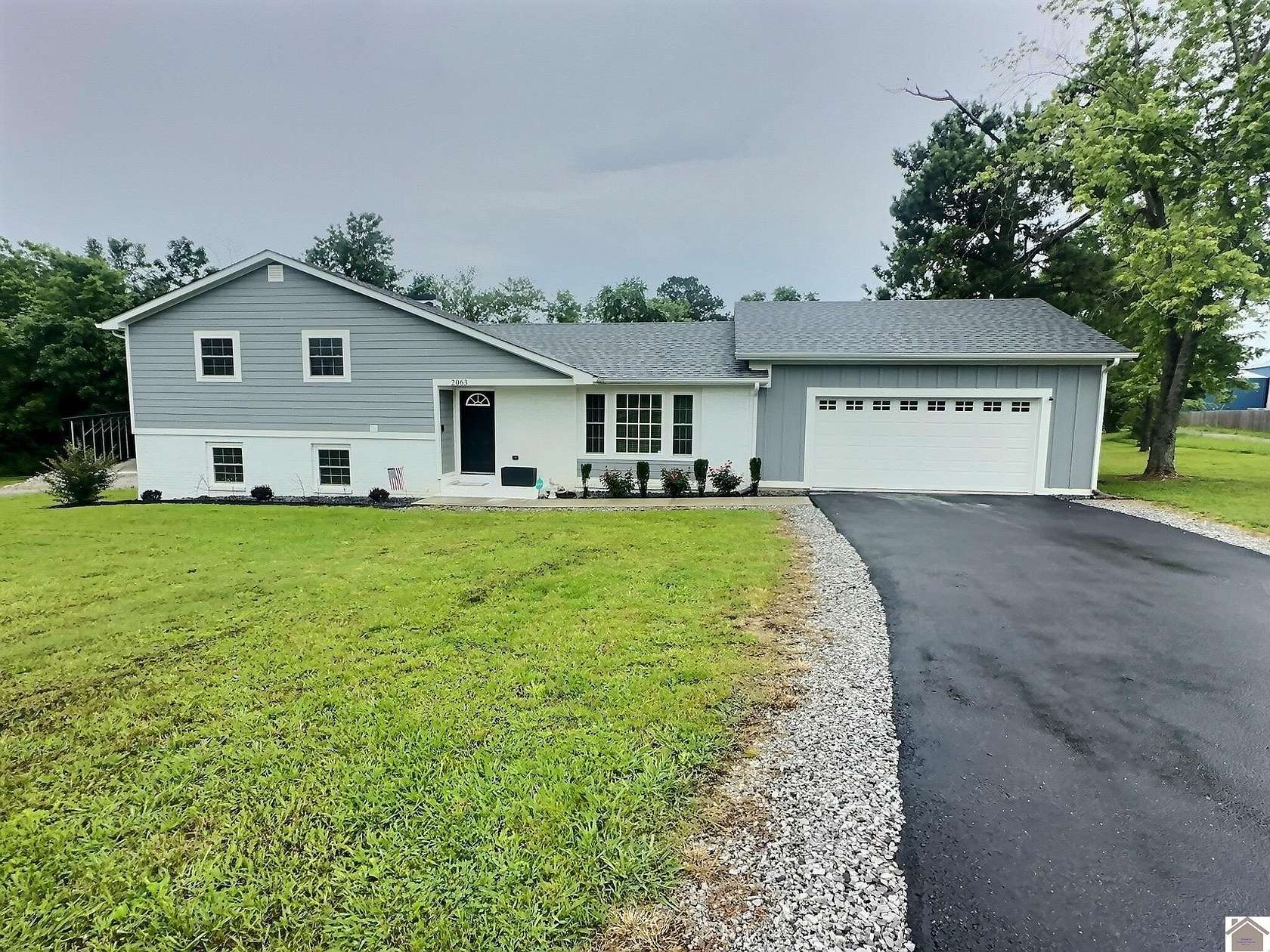 2 Acres of Land with Home for Sale in Mayfield, Kentucky