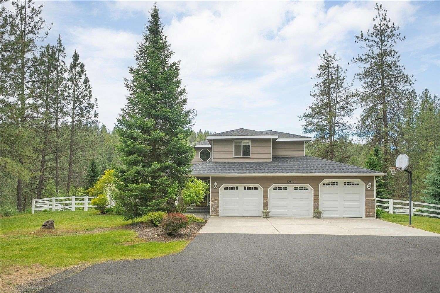 6.1 Acres of Land with Home for Sale in Nine Mile Falls, Washington