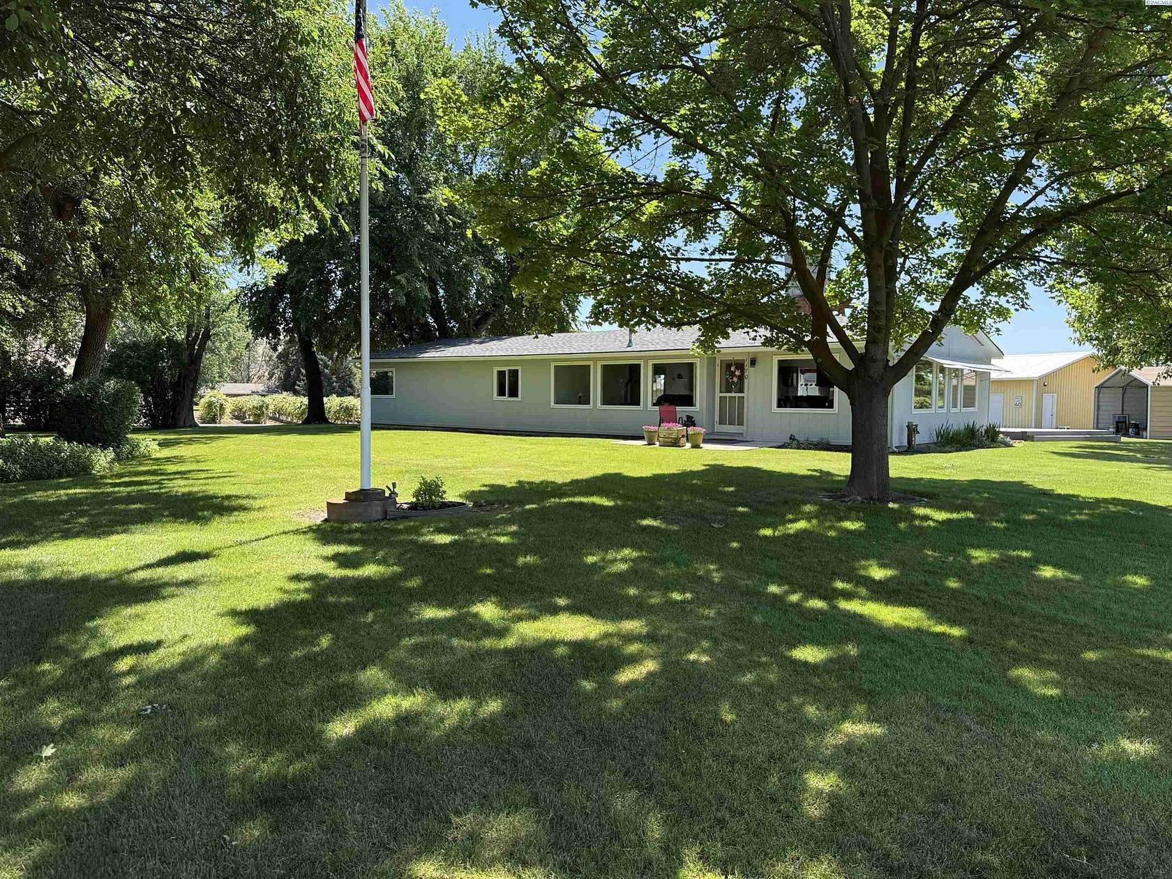 2.5 Acres of Land with Home for Sale in Prosser, Washington