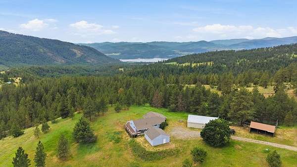 22 Acres of Land with Home for Sale in Rice, Washington