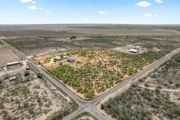 10 Acres of Land with Home for Lease in Big Spring, Texas