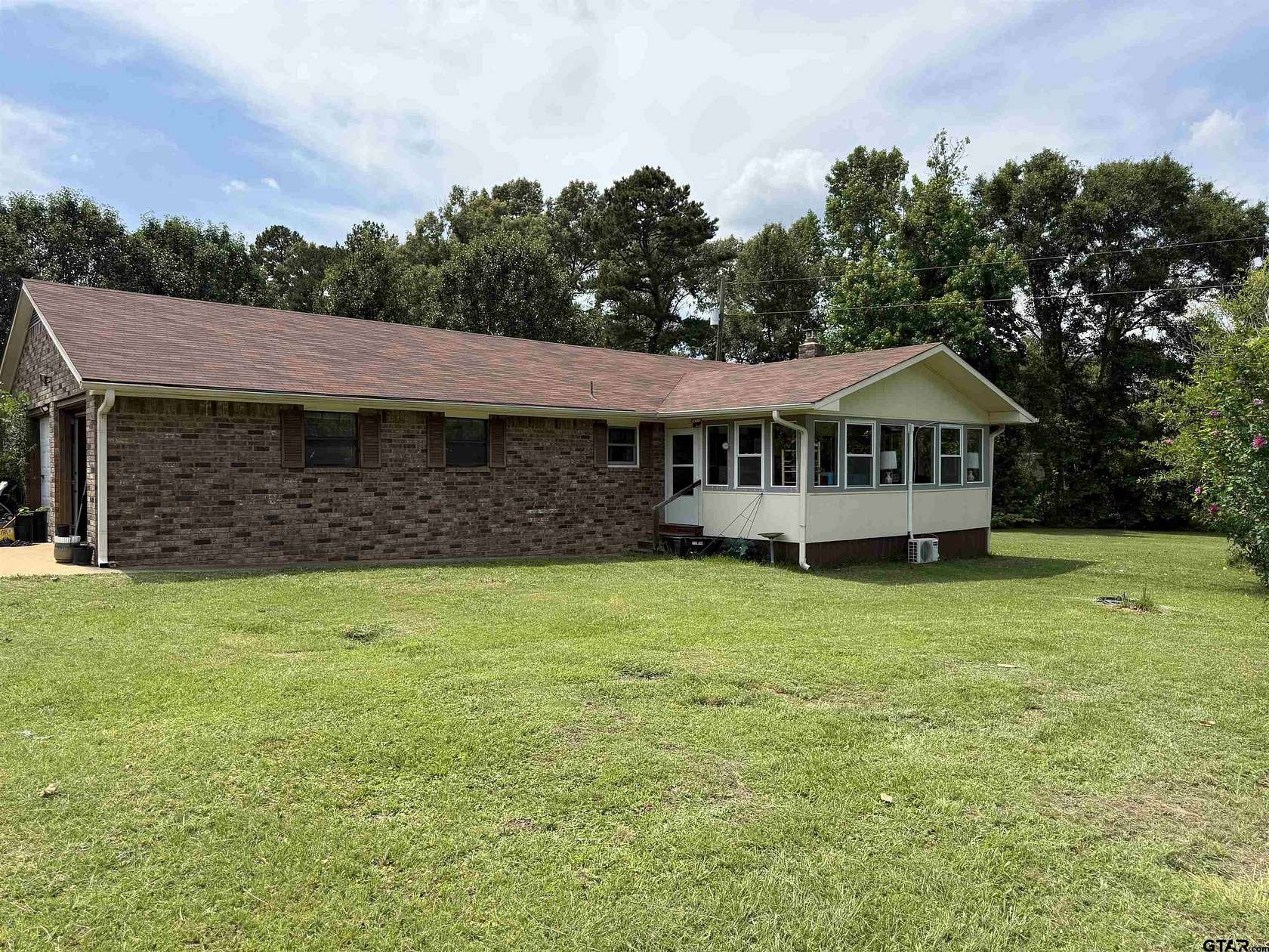 3.73 Acres of Land with Home for Sale in Jacksonville, Texas