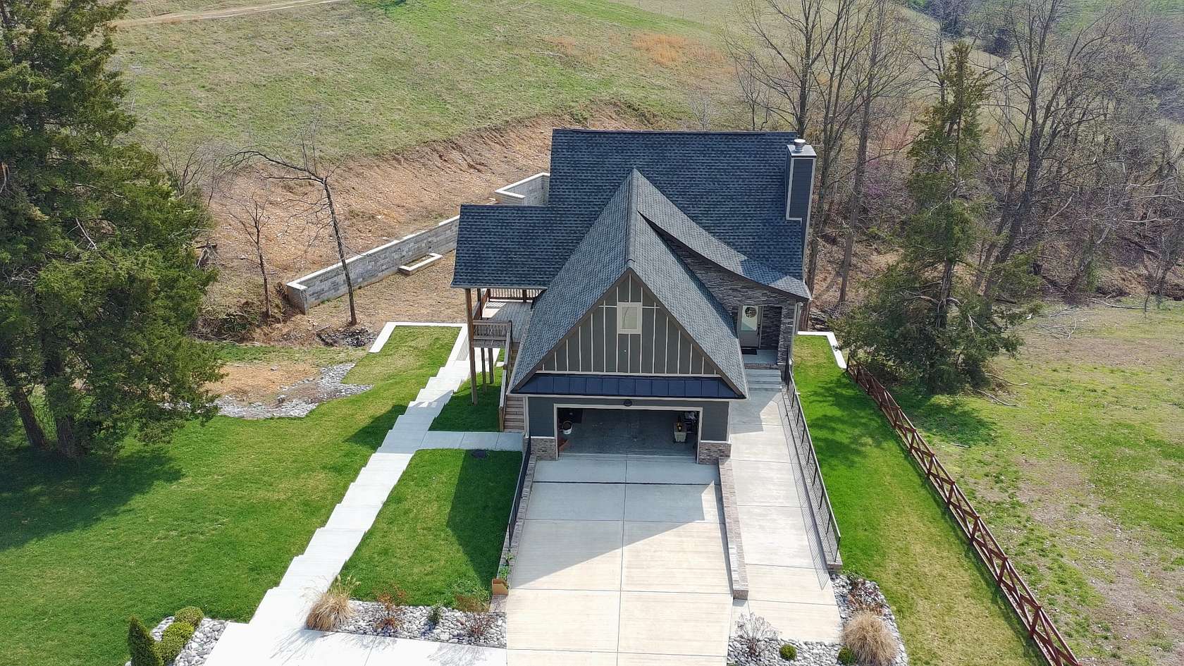 1.77 Acres of Land with Home for Sale in Westmoreland, Tennessee