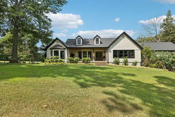 10 Acres of Land with Home for Sale in Spring Hill, Tennessee
