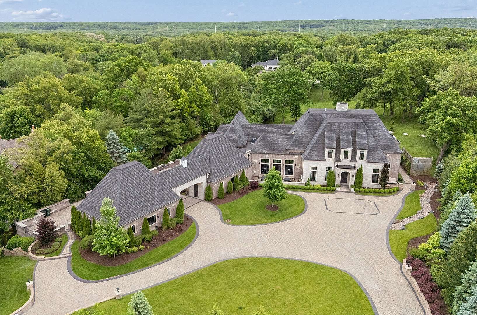 3.2 Acres of Land with Home for Sale in Burr Ridge, Illinois