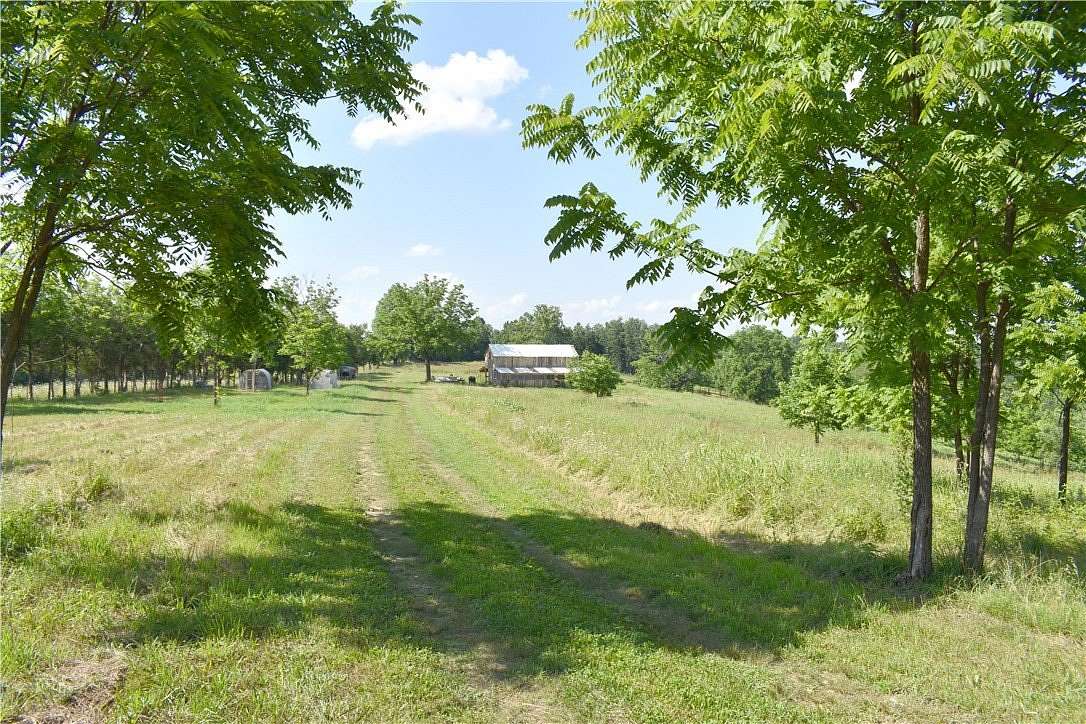 39 Acres of Land with Home for Sale in Marshall, Arkansas
