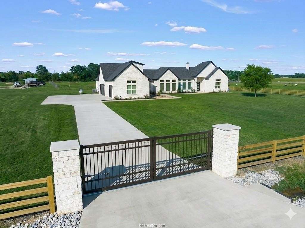 6.7 Acres of Land with Home for Sale in Franklin, Texas