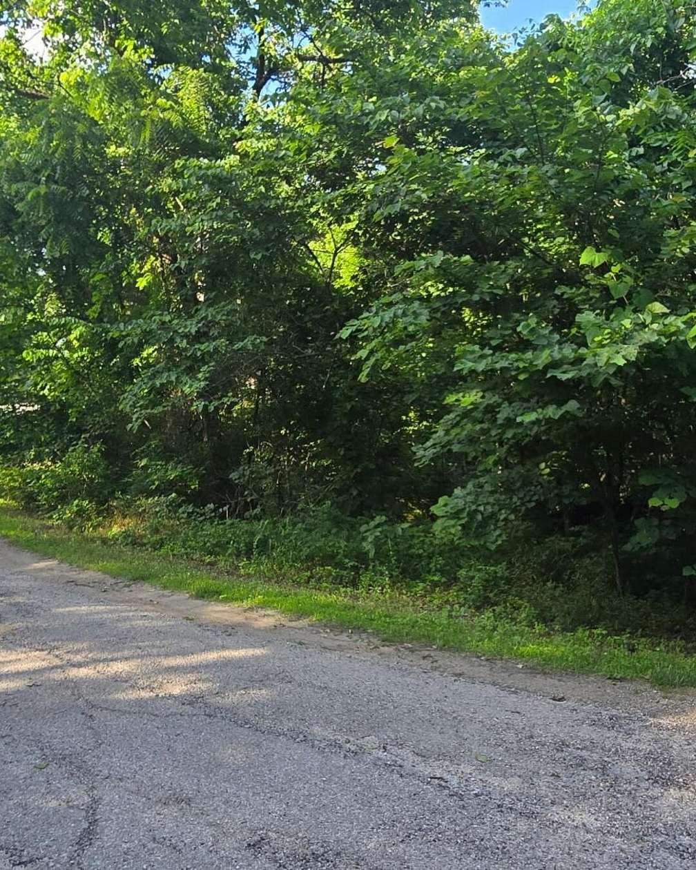 0.48 Acres of Residential Land for Sale in Merriam Woods, Missouri