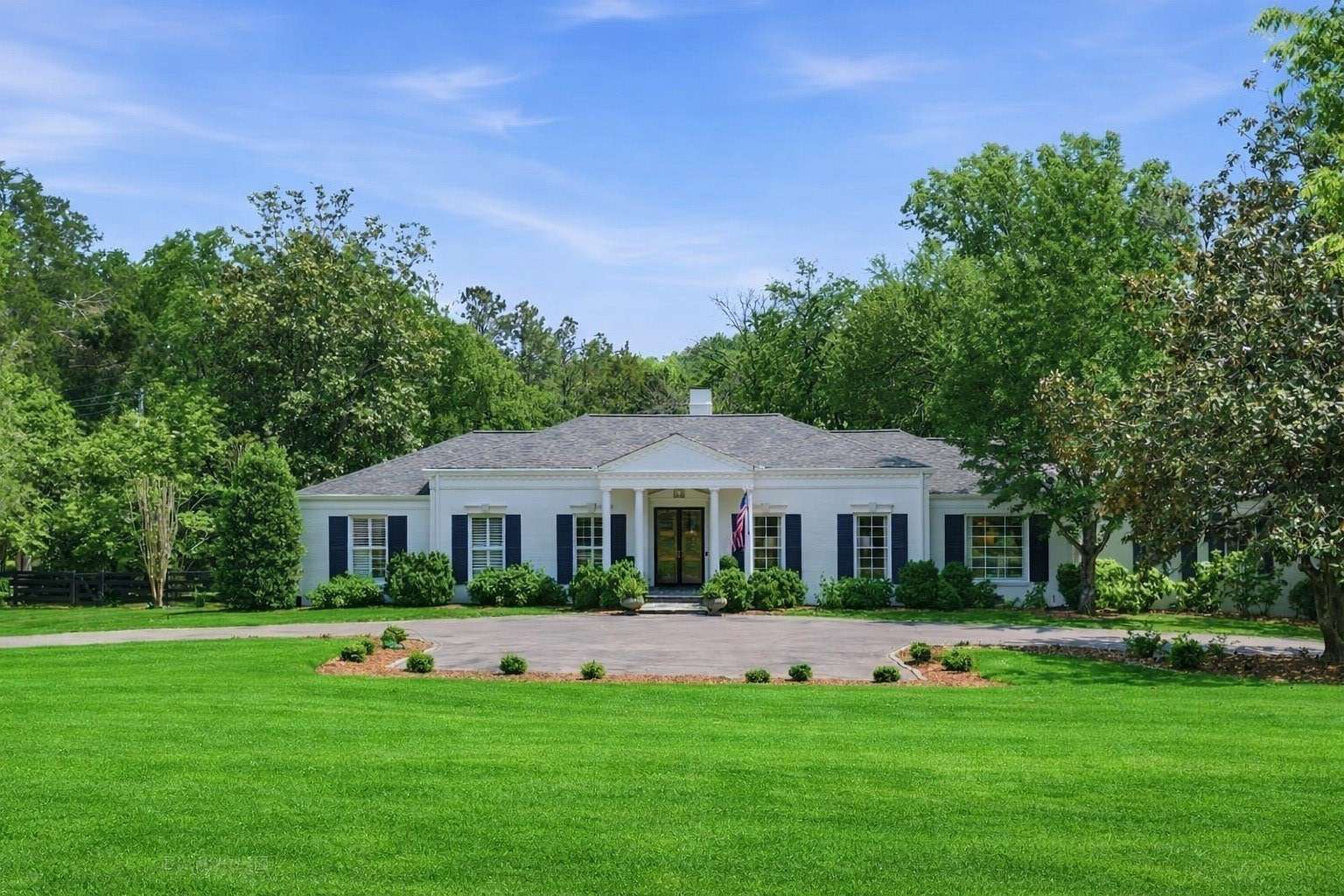 2.22 Acres of Land with Home for Sale in Nashville, Tennessee