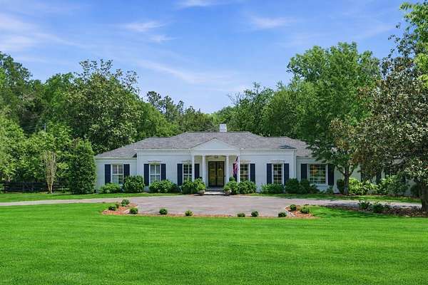 2.22 Acres of Land with Home for Sale in Nashville, Tennessee