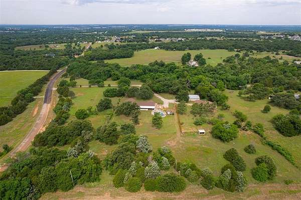 1.5 Acres of Land with Home for Sale in Guthrie, Oklahoma