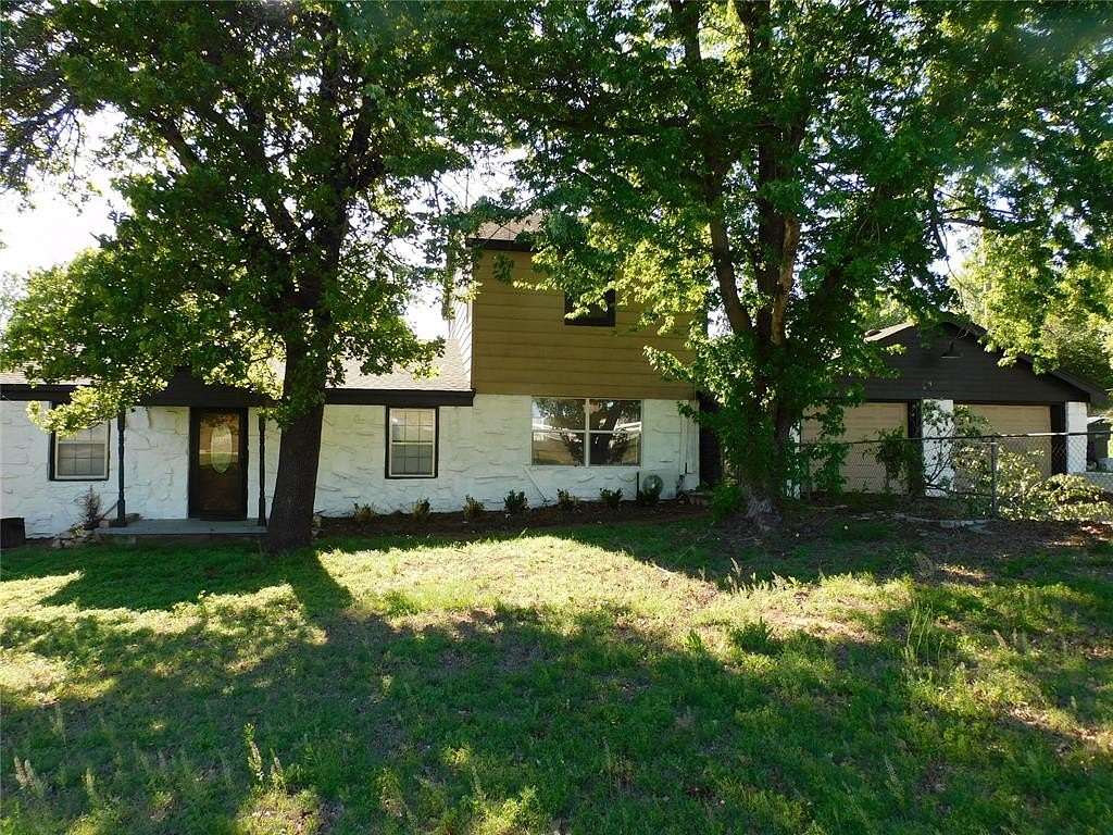 5 Acres of Land with Home for Lease in Choctaw, Oklahoma